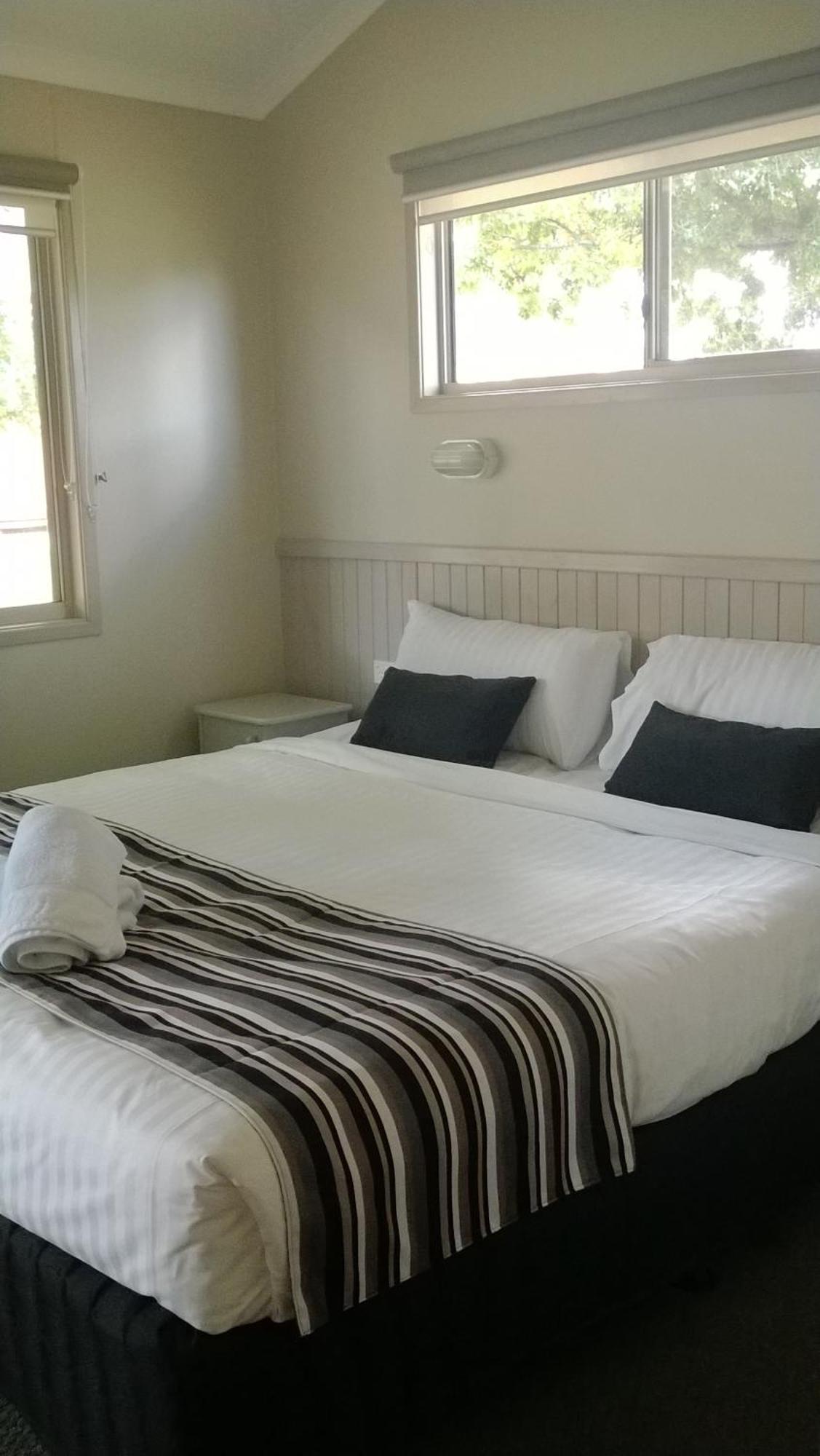 Canberra Carotel Motel Exteriör bild